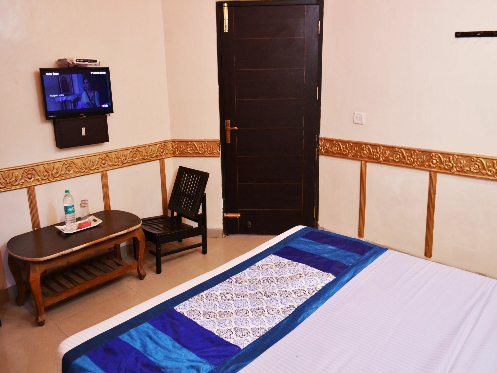 Oyo 5884 Amante Hotel Chandīgarh Exterior foto