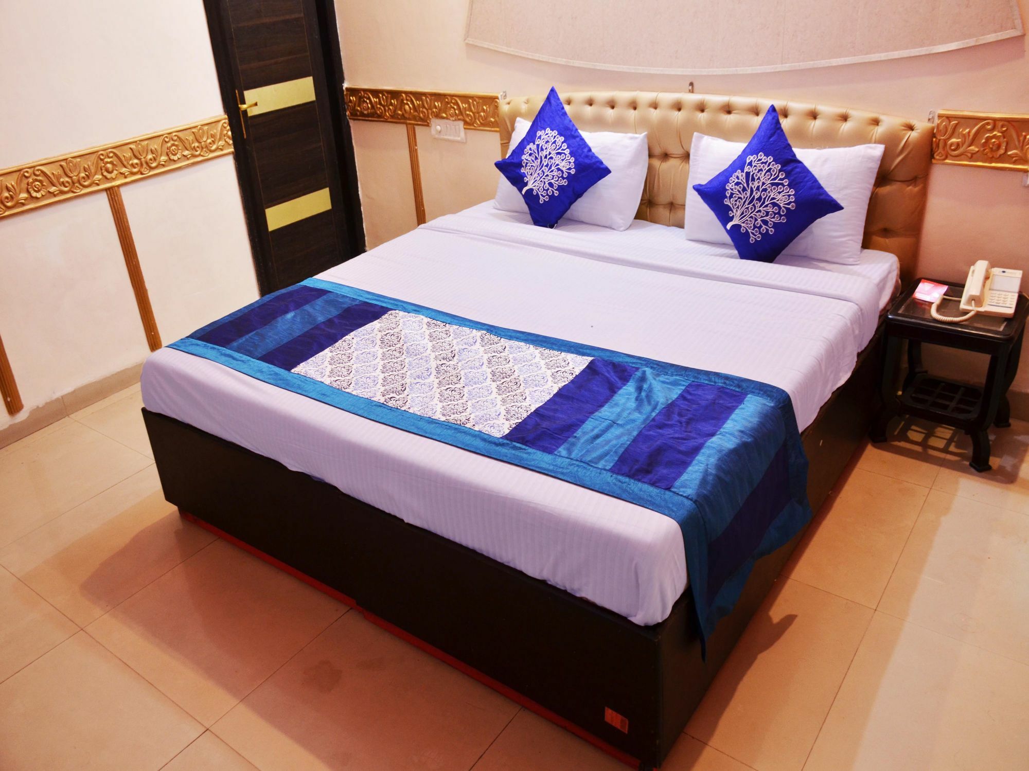 Oyo 5884 Amante Hotel Chandīgarh Exterior foto