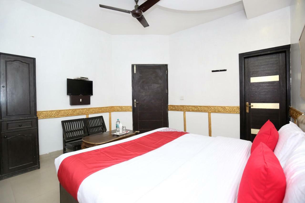 Oyo 5884 Amante Hotel Chandīgarh Exterior foto