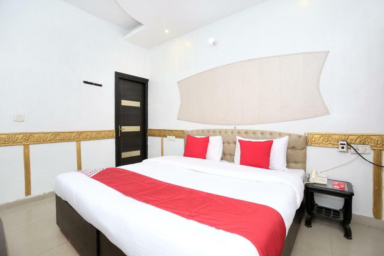Oyo 5884 Amante Hotel Chandīgarh Exterior foto